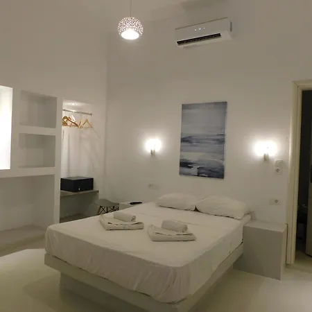 Vibrant Vertex Rooms- Center Apartment Fira (Santorini)