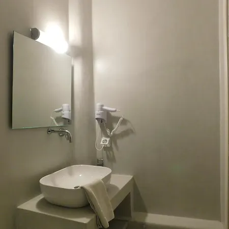 Vibrant Vertex Rooms- Center Apartment Fira (Santorini)