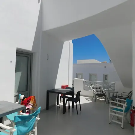 Vibrant Vertex Rooms- Center Apartment Fira (Santorini)