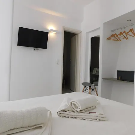 Vibrant Vertex Rooms- Center * Fira (Santorini)