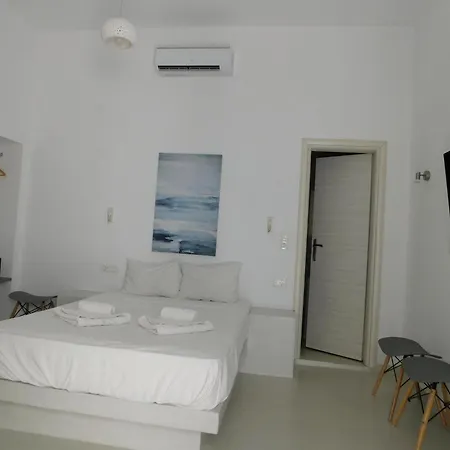 Vibrant Vertex Rooms- Center Apartment Fira (Santorini)